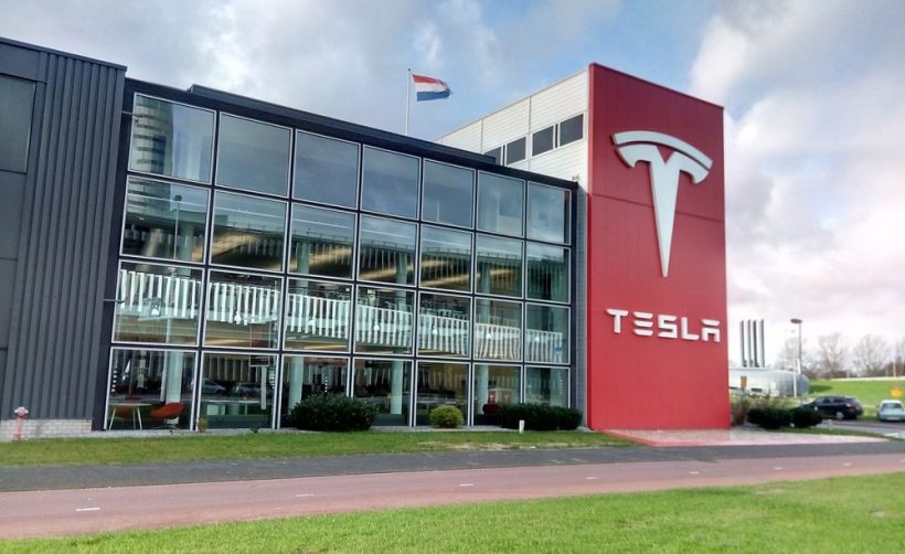 Хакеры взломали облако Tesla для майнинга криптовалют