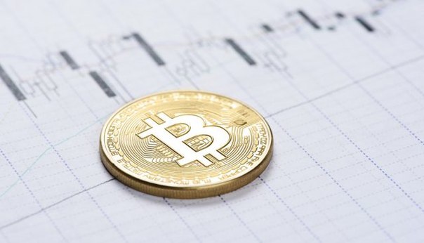 Анализ: биткоин сохраняет позиции после полета вверх в день космонавтики