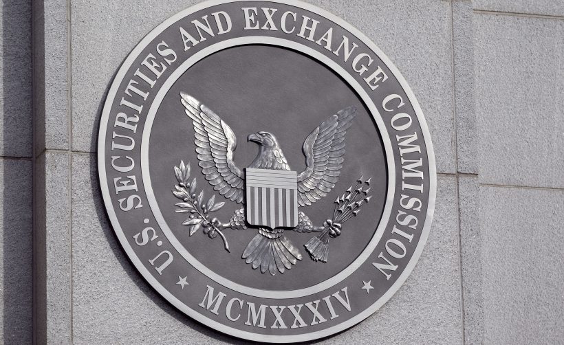 Под давлением SEC два ICO-проекта зарегистрируют токены как ценные бумаги